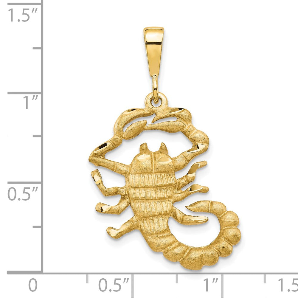 10k Scorpion Charm-10C557