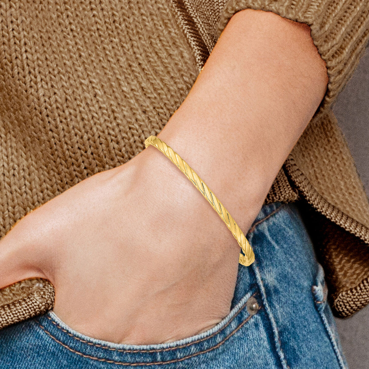 10K 4mm Textured Twist Slip-on Bangle-10DB651