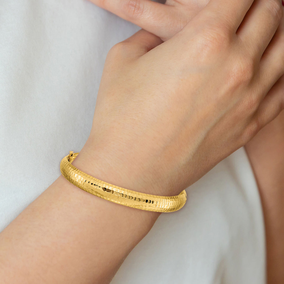 14k 5/16 Hammered Fancy Hinged Bangle Bracelet-DB108