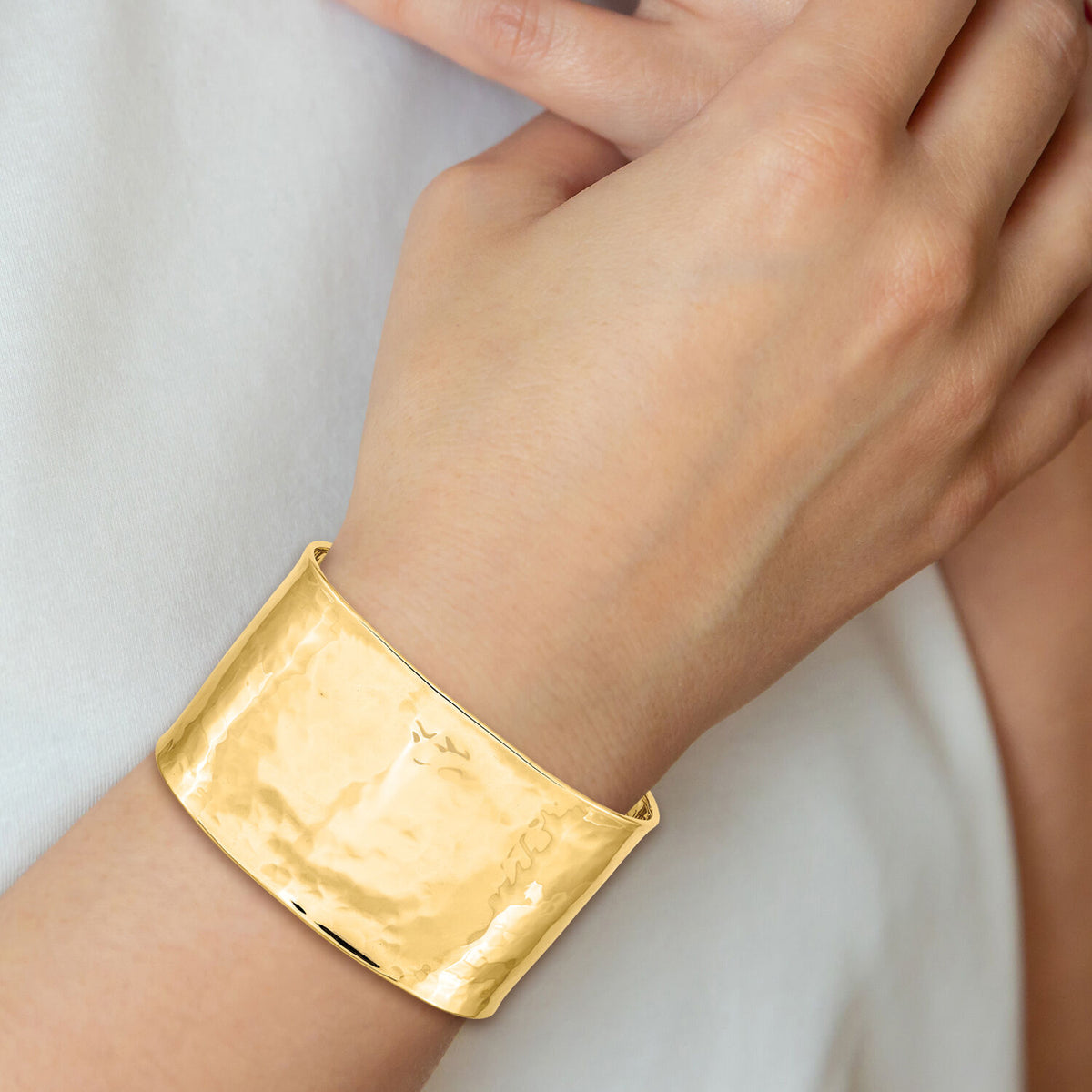 14k 37mm Hammered Polished Cuff Bangle-DB561