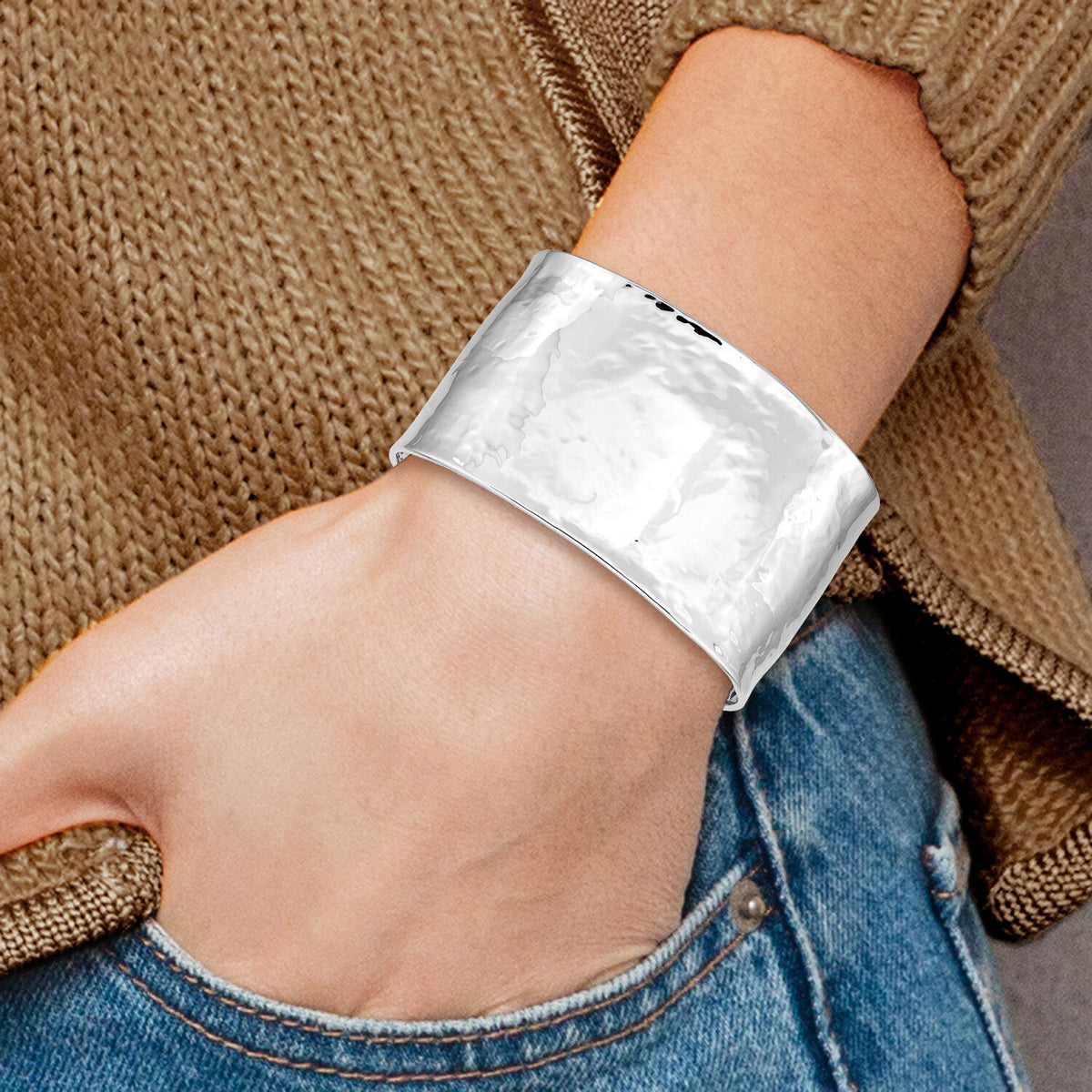 14k WG 37mm Hammered Polished Cuff Bangle-DB563