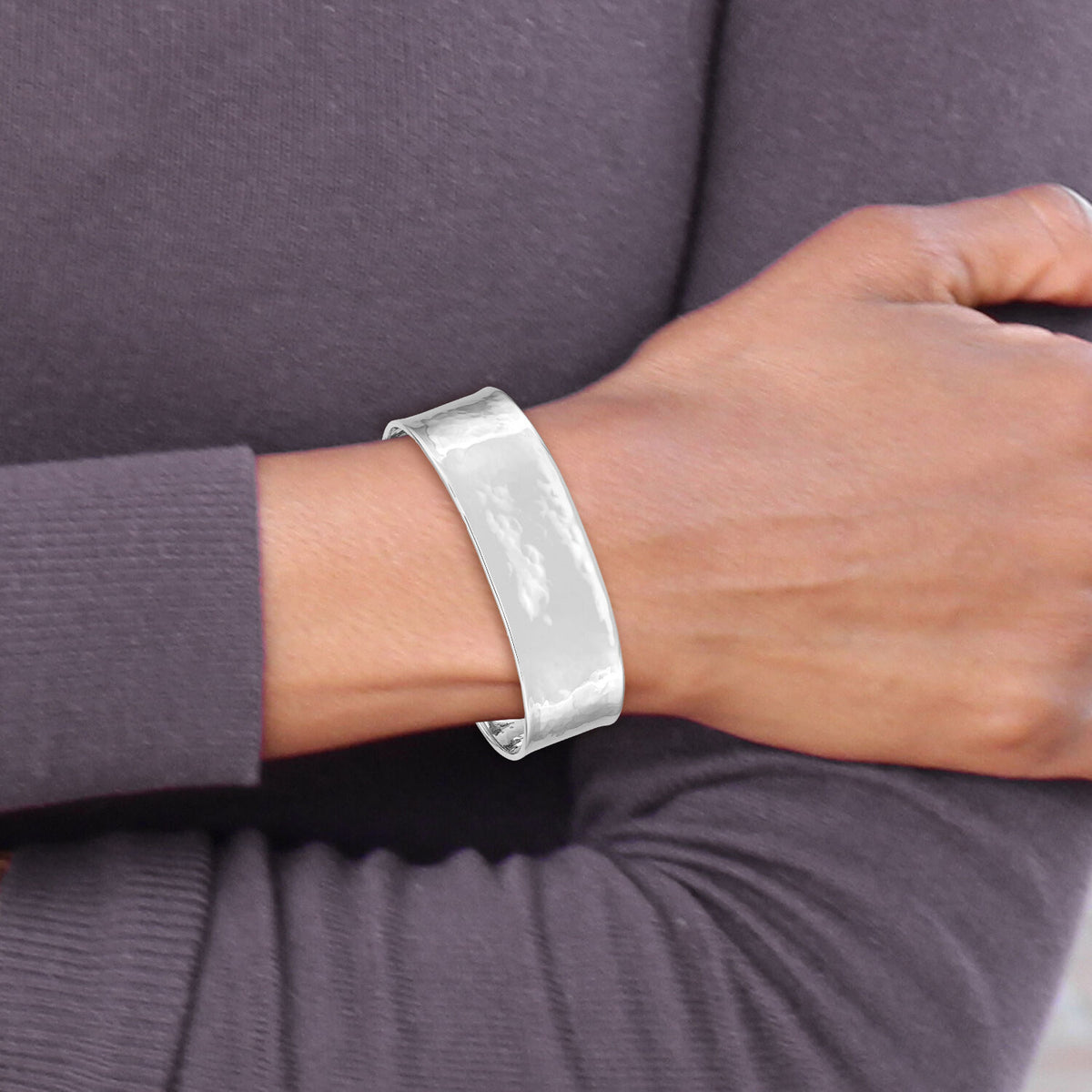 14k White Gold 19mm Hammered Polished Cuff Bangle-DB564