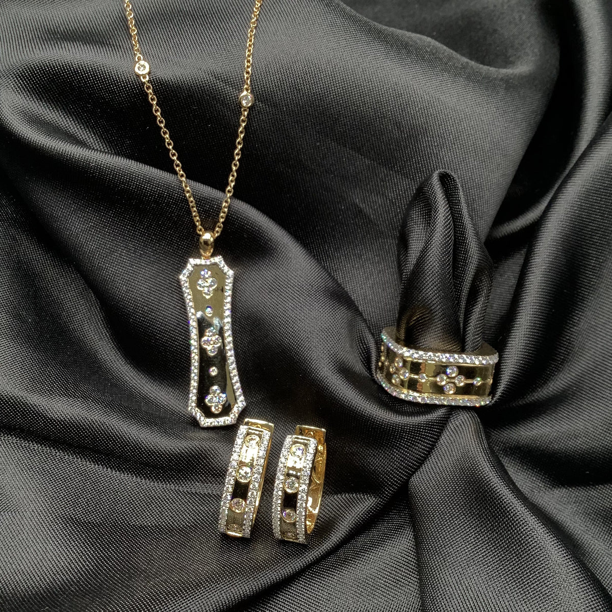 PENDANT, EARRINGS AND RING SET