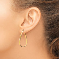14k Polished 2mm Wavy Hoop Earrings-TF1395
