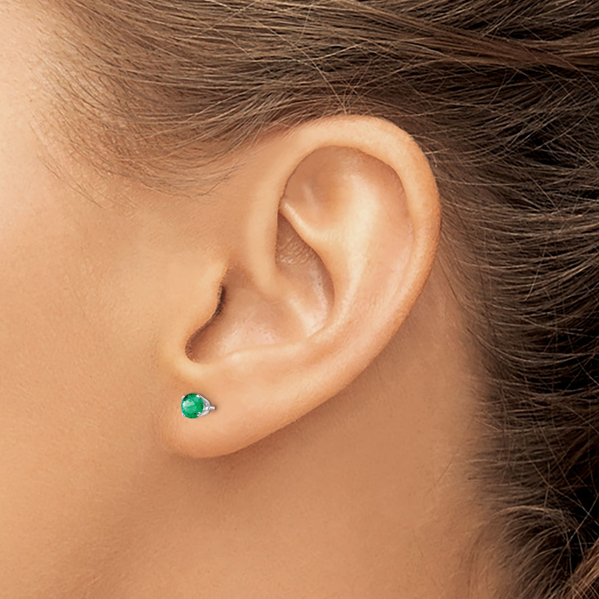 14k White Gold 4mm Emerald Stud Earrings-XBE125
