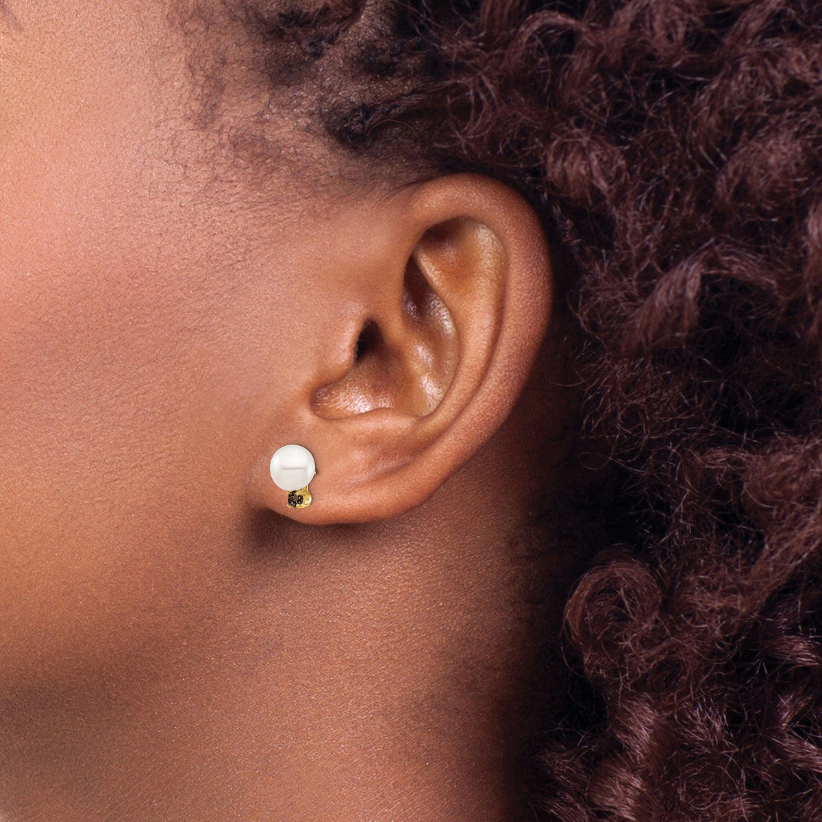 14K 7-7.5mm White Round FW Cultured Pearl Smokey Quartz Post Earrings-XF753E/SQ