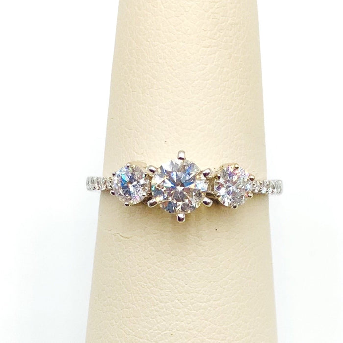 #AK66229 3-STONE DIAMOND RING