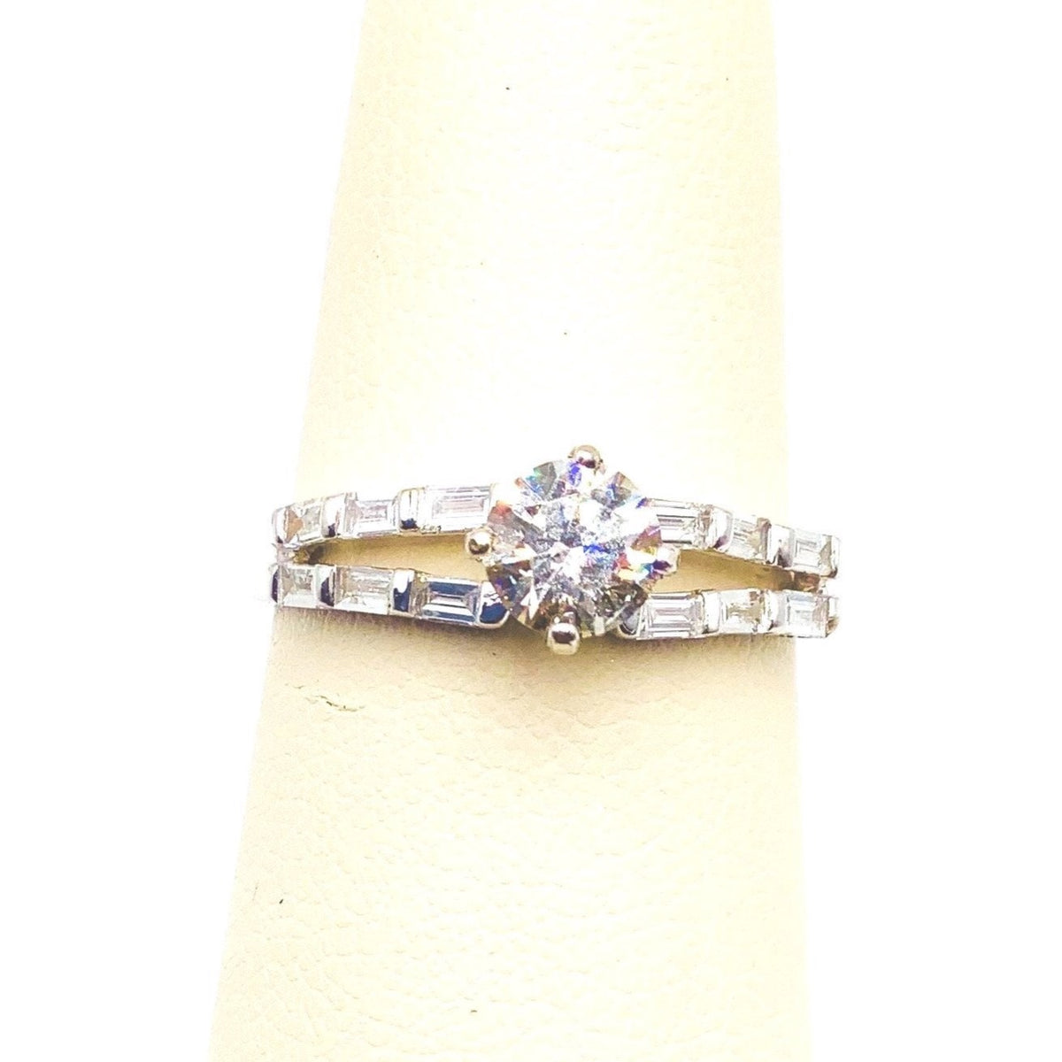 #10148599 SOLITAIRE DIAMOND RING