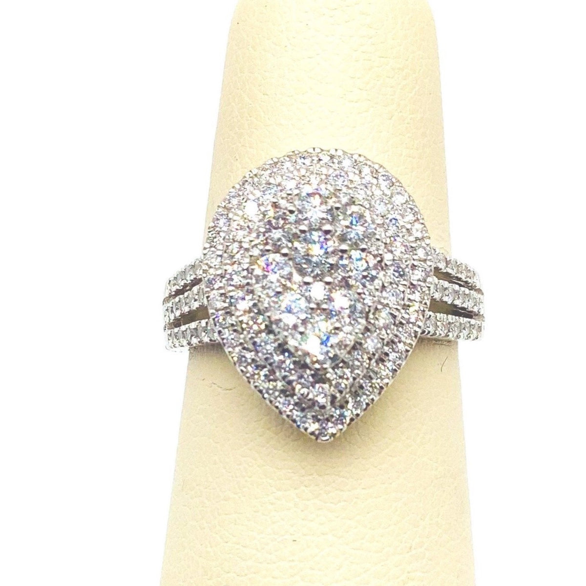 #AK78130 PEAR SHAPED DIAMOND RING