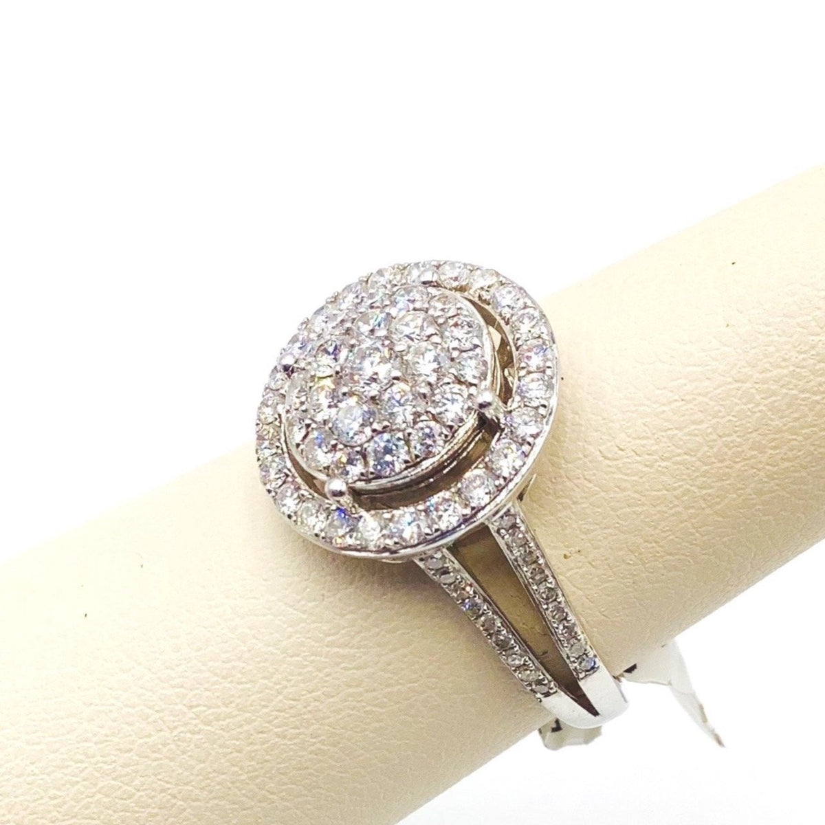 #10140198 FANCY ROUND DIAMOND RING