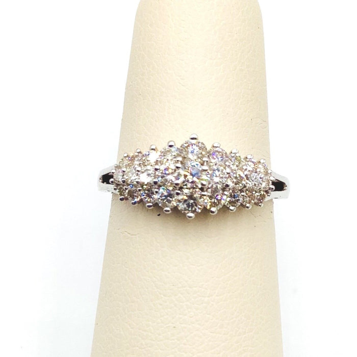 #10130905 GRADUATING PYRAMID DIAMOND RING