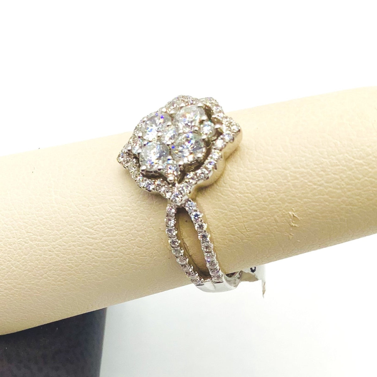 #AK63249 FANCY DIAMOND RING