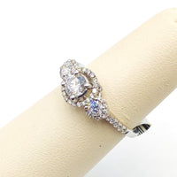 #AK66160 3 STONE ROUND DIAMOND RING