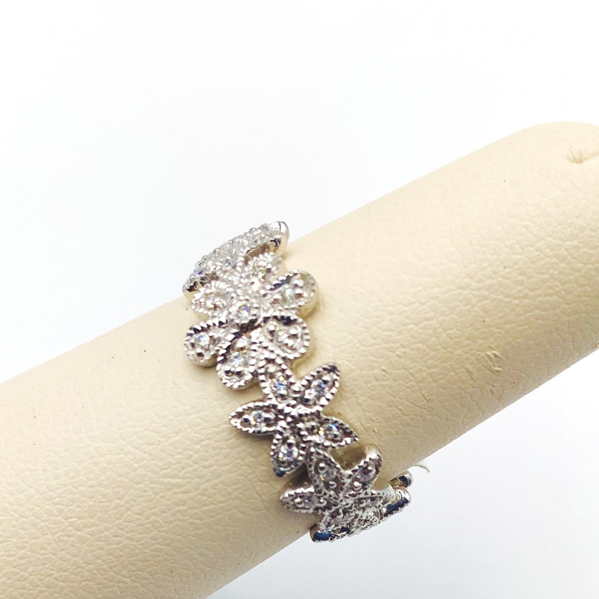 #AK64127 FLOWER DESIGN DIAMOND RING