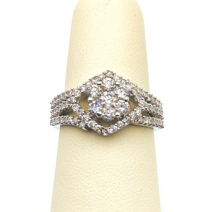 #10131060 UNIQUE FLOWER SHAPED DIAMOND RING