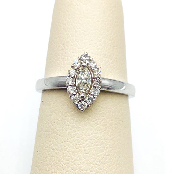 #10099220 MARQUISE SOLITAIRE DIAMOND RING.
