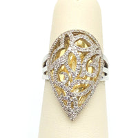 #10129255  FANCY PEAR SHAPE DIAMOND RING