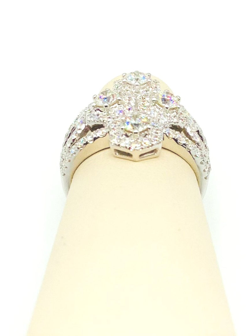 #AK63201 4-STONE CENTER DIAMOND RING