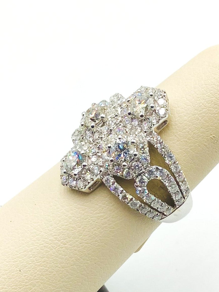 #AK63201 4-STONE CENTER DIAMOND RING