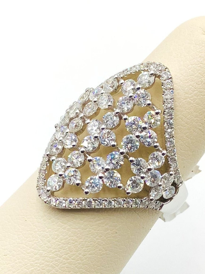 #AK66093 FANCY DIAMOND RING