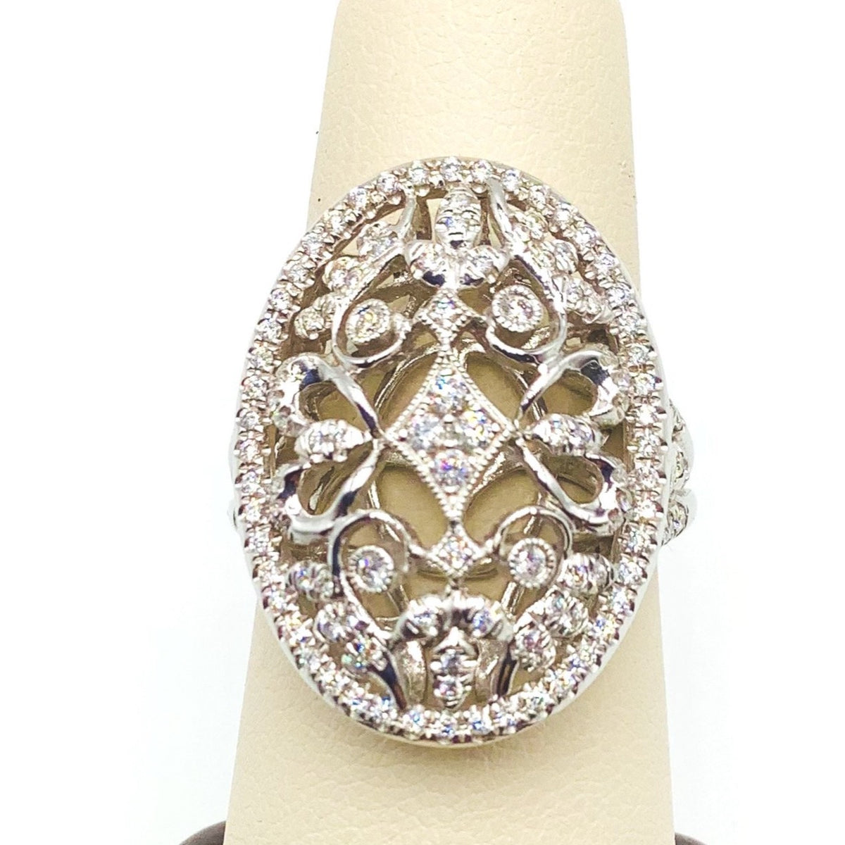 #AK64696 UNIQUE DESIGN OVAL DIAMOND RING