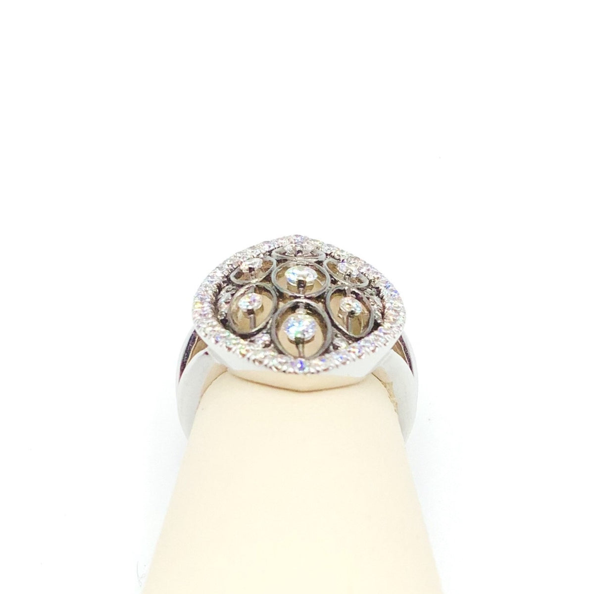 #AK64156 OVAL DIAMOND RING