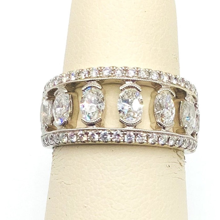 #10089595 OVAL DIAMOND BAND