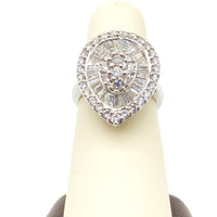 #10095346 UNIQUE BAGUETTE AND ROUND DIAMOND RING