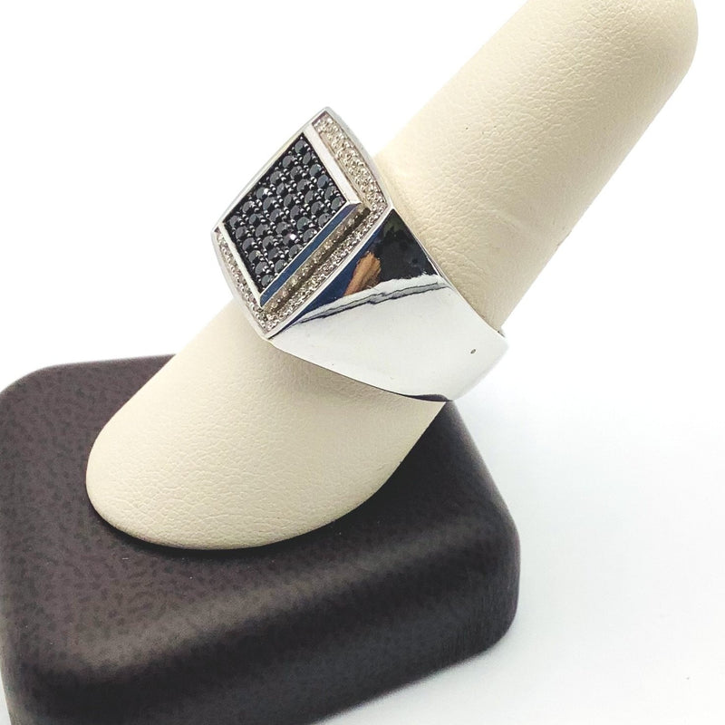 #10103923 MEN'S BLACK & WHITE DIAMOND RING