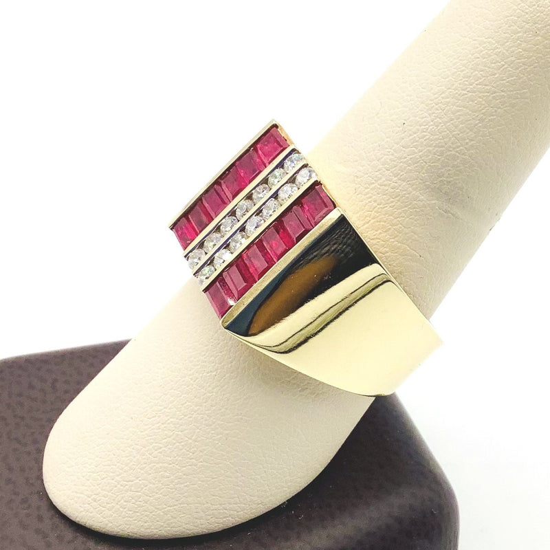 #10129252 MEN'S RUBY AND DIAMOND RING.