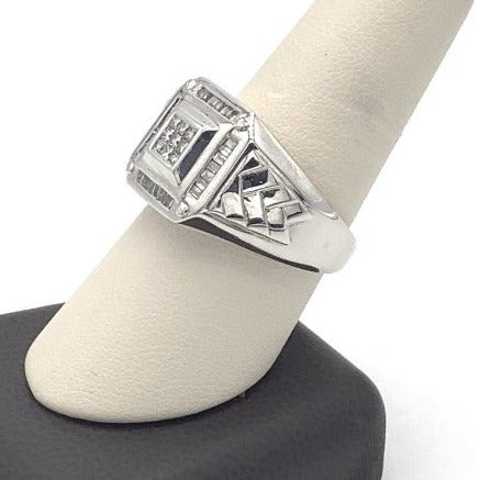 #AK38333 MEN'S BAGUETTE & PRINCESS CUT DIAMOND RING